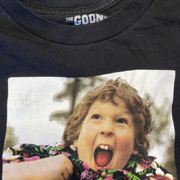 GOONIES Chunk truffle shuffle black t shirt YOUTH large 80s retro - Picture 4 of 7